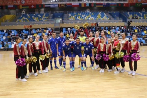 Балаларды қорғау күніне арналған шағын футболдан мерекелік матч